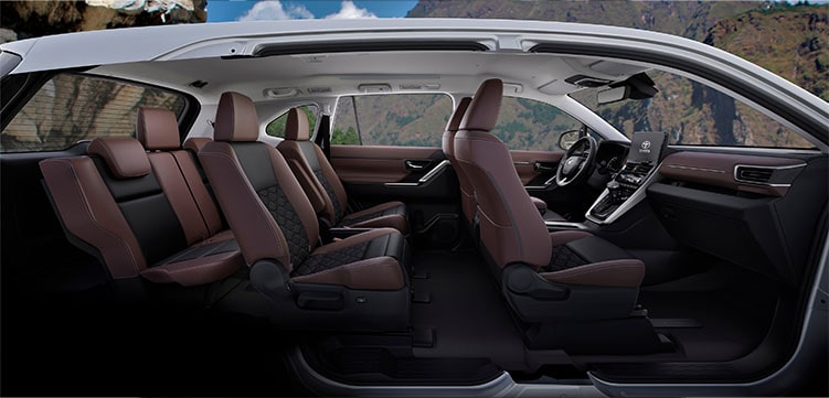 nội thất toyota innova cross