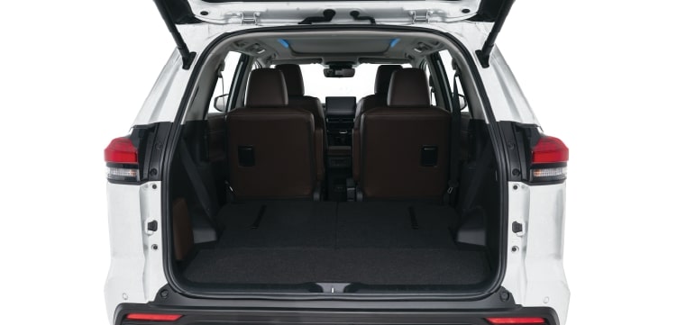 nội thất toyota innova cross