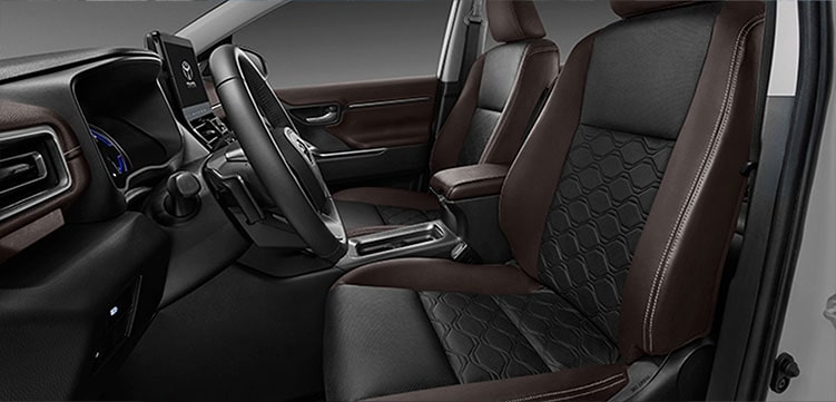 nội thất toyota innova cross