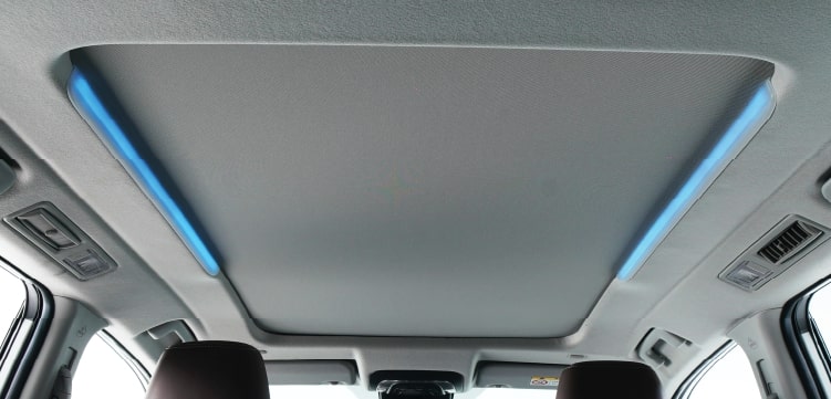 nội thất toyota innova cross